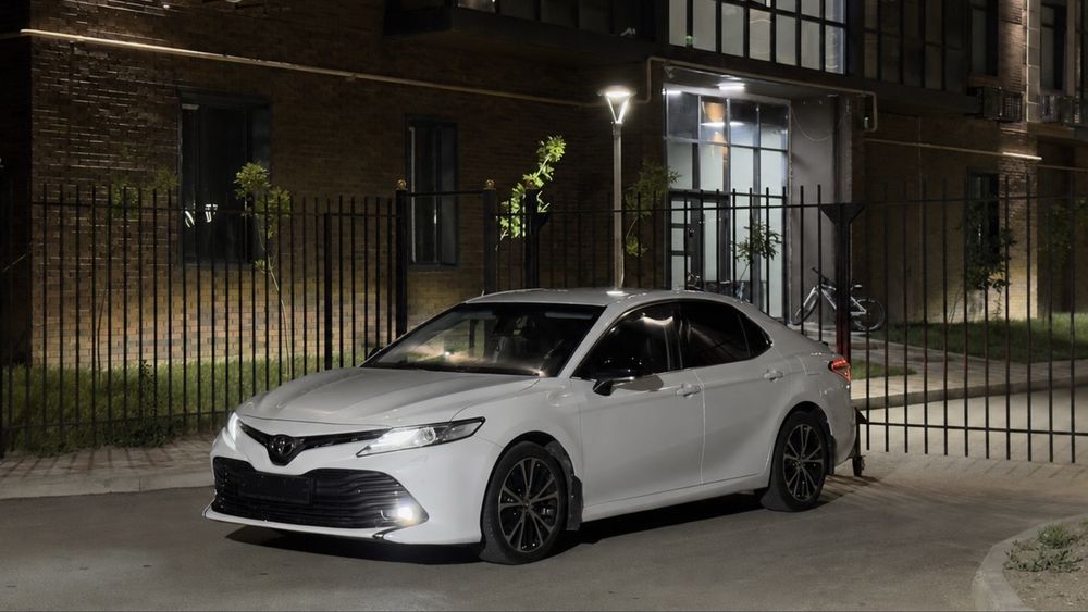 Аренда авто Camry 70 с водителем