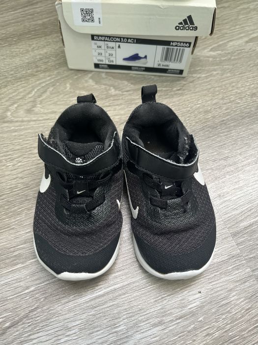 Adidas и Nike маратонки