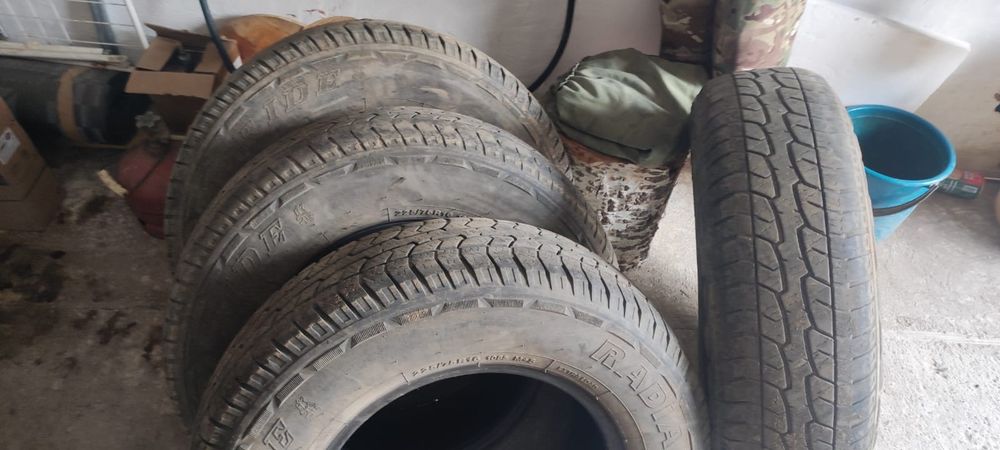 Продам комплект шин R16  на ВАЗ..