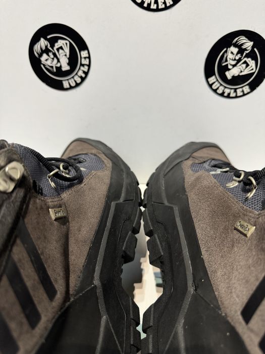 Зимни туристически обувки ADIDAS WATERPROOF .Номер 48.5