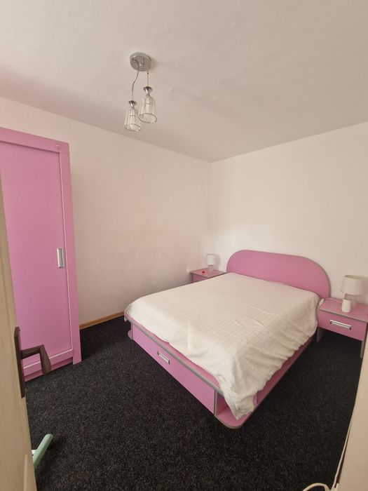 Vând apartament cu 3 camere, semidecomandat, etaj 1