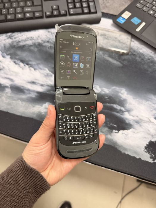 Perfectum Verizon Black Berry 9670 style