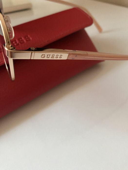 Дамзси слънчеви очила Guess