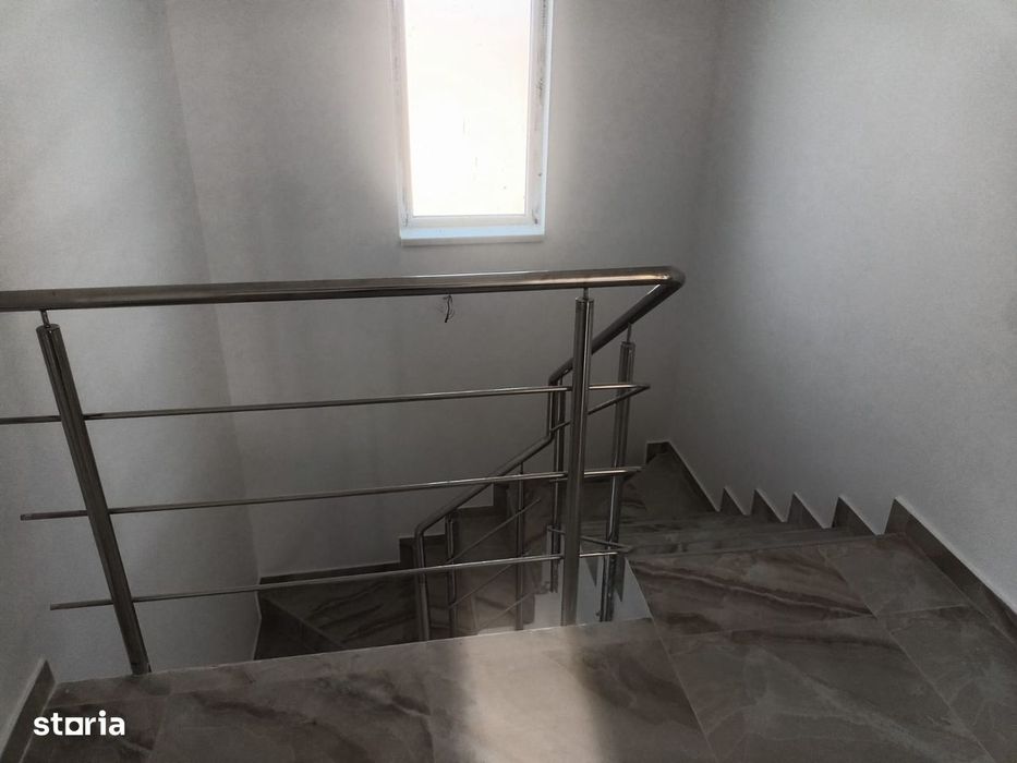 FARA COMISIOANE casa cu 4 camere 2 bai P+1 terasa camera teh la cheie