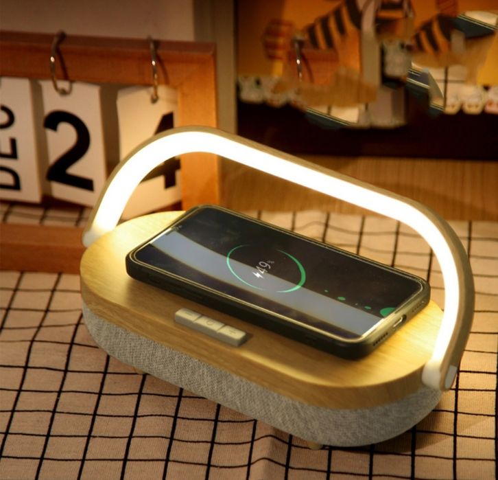 Нощна лампа с безжично зарядно,