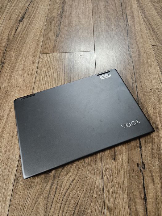 Dezmembrez Lenovo yoga 720 13ikb Intel i5 gen 8th placa de baza funcțională, display spart.