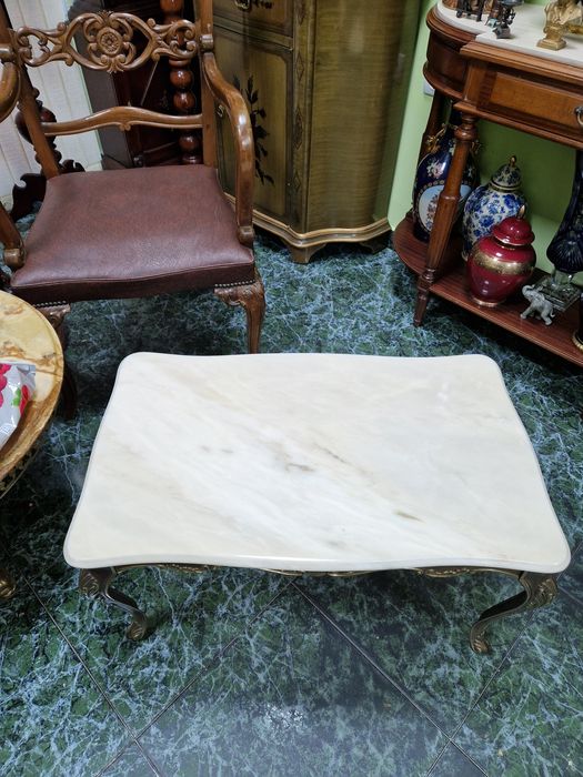 Страхотна английска бронзова белгийска масичка с мраморен плот