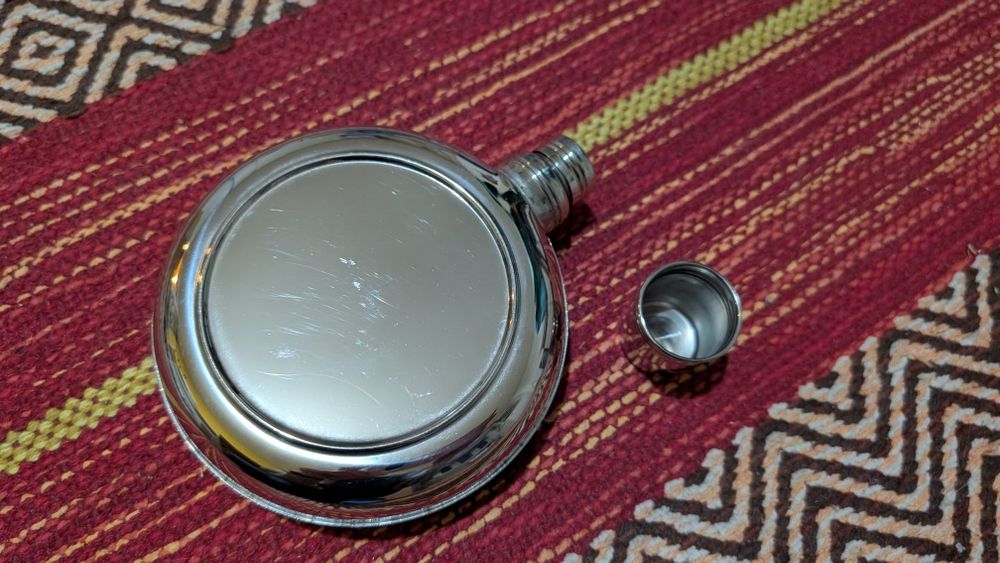 Ploscă din inox cu paharel