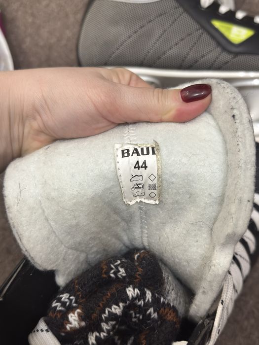 Продам коньки, 43-44 размер
