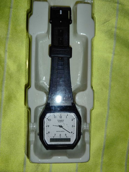 НОВ Часовник Casio