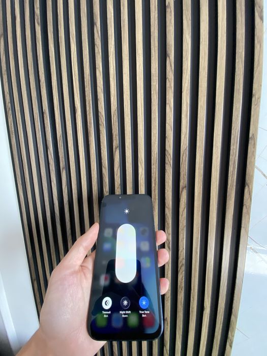 Продам Iphone 13 (128gb)