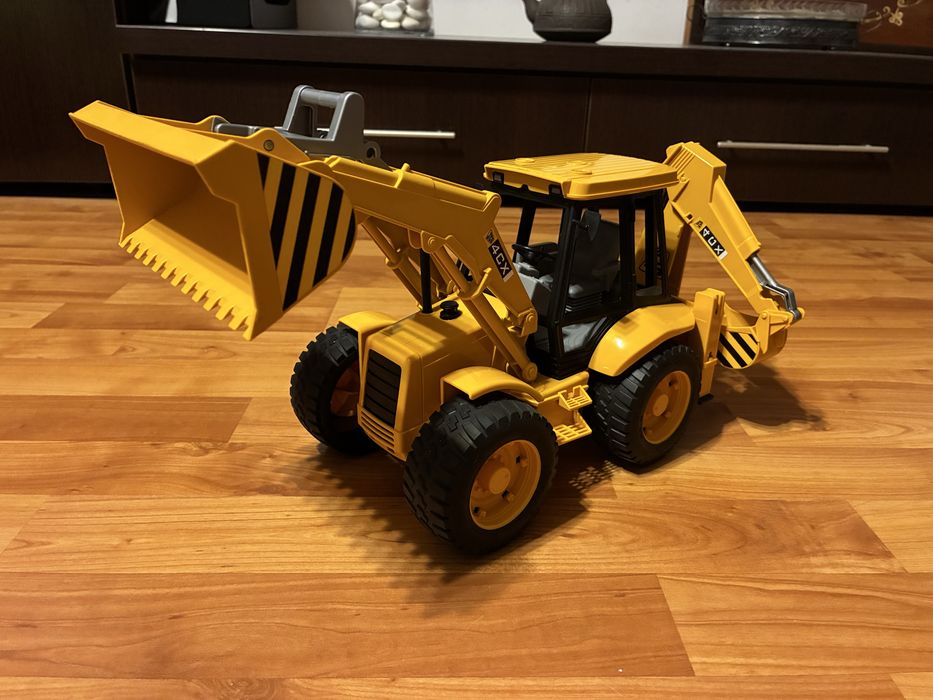 Set Bruder: Cap Tractor Mercedes, Platforma Fliegl si Excavator JCB