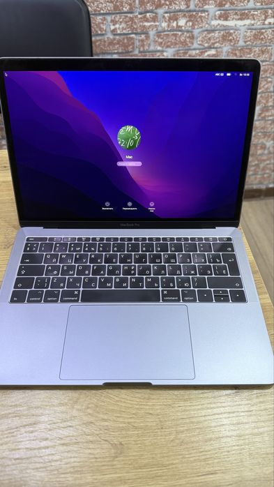 Продам MacBook Pro core i5 8/256 sotiladi