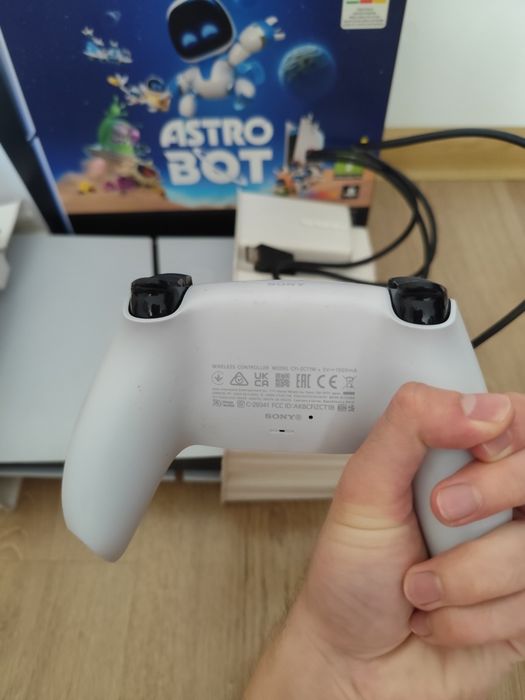 PlayStation 5 Slim Digital Практически Нова с Гаранция + 2 Игри