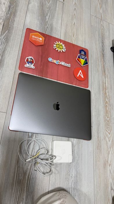 Macbook Pro 15 inch 2019 i9