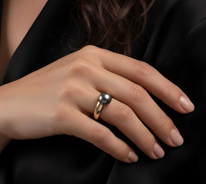 Inel Cartier La Perla din aur, decorat cu perlă Tahiti