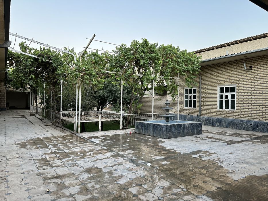 Buktaroy qishlog’idan yashash uchun barcha qulayliklarga ega uy sotila