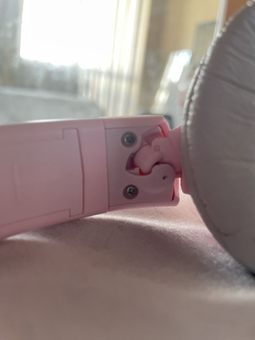 Розови слушалнки SONY