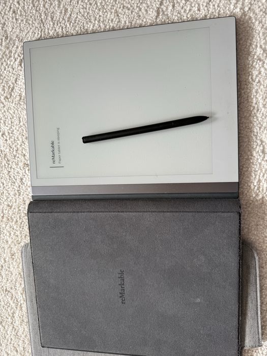 reMarkable 2 cu pen si husa