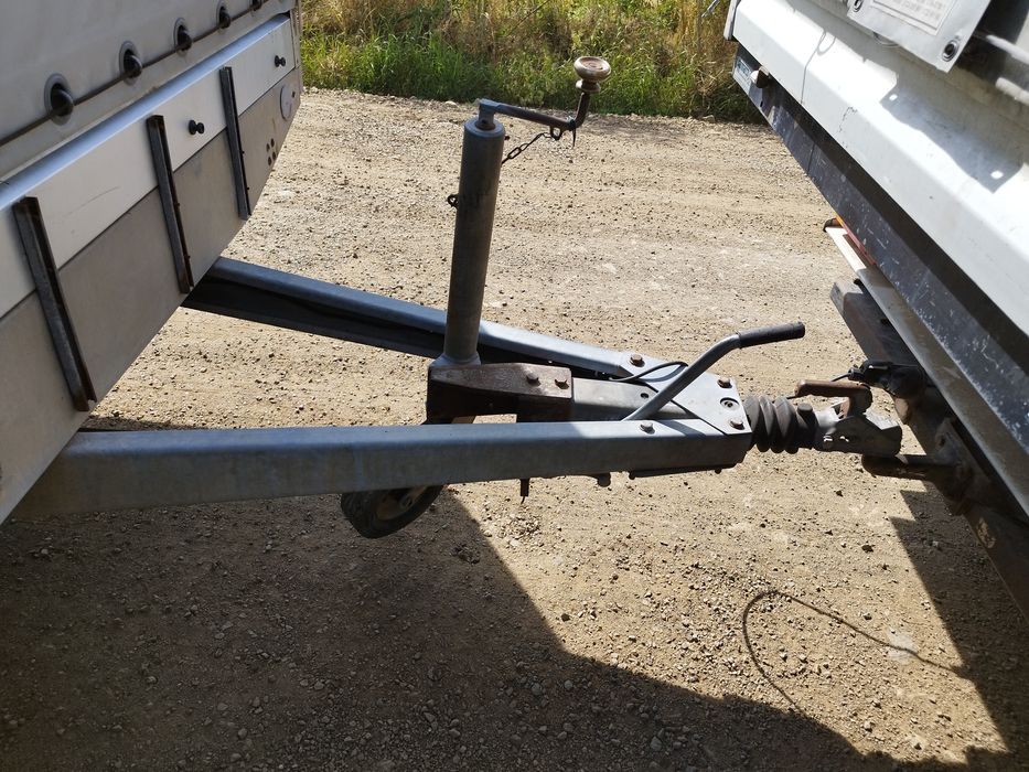 Remorcă cu prelată/ 2 axe/ MMA 2500 kg