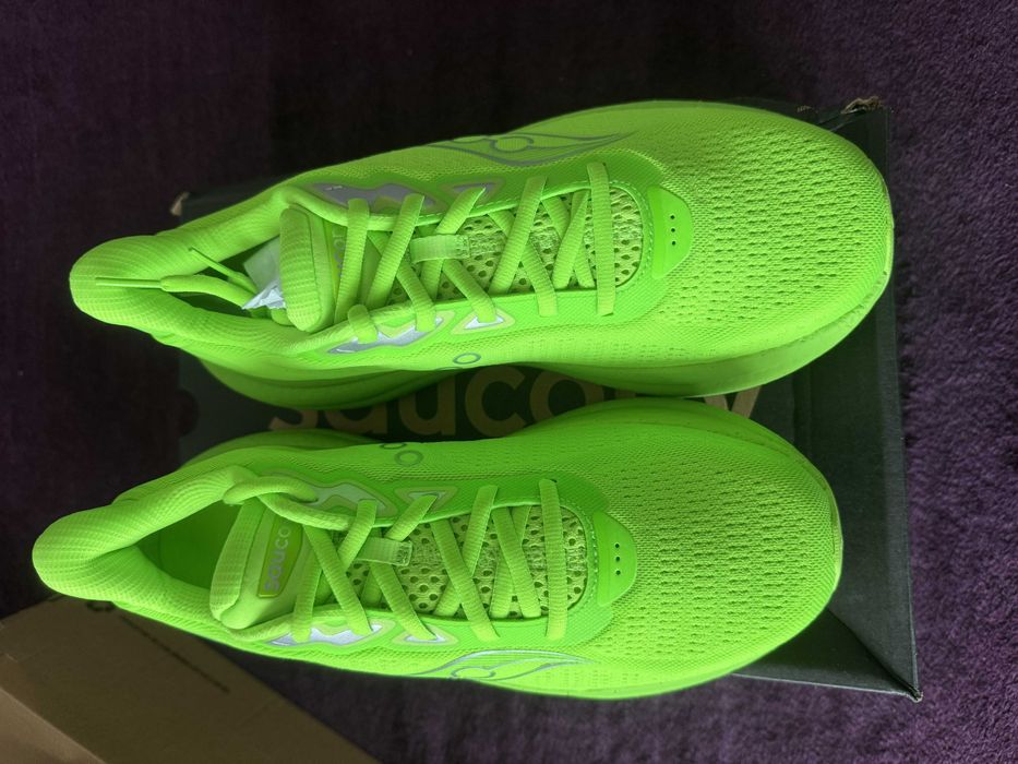 Saucony Thriumph 23 Marime 42 ! Noi, in cutie !!!