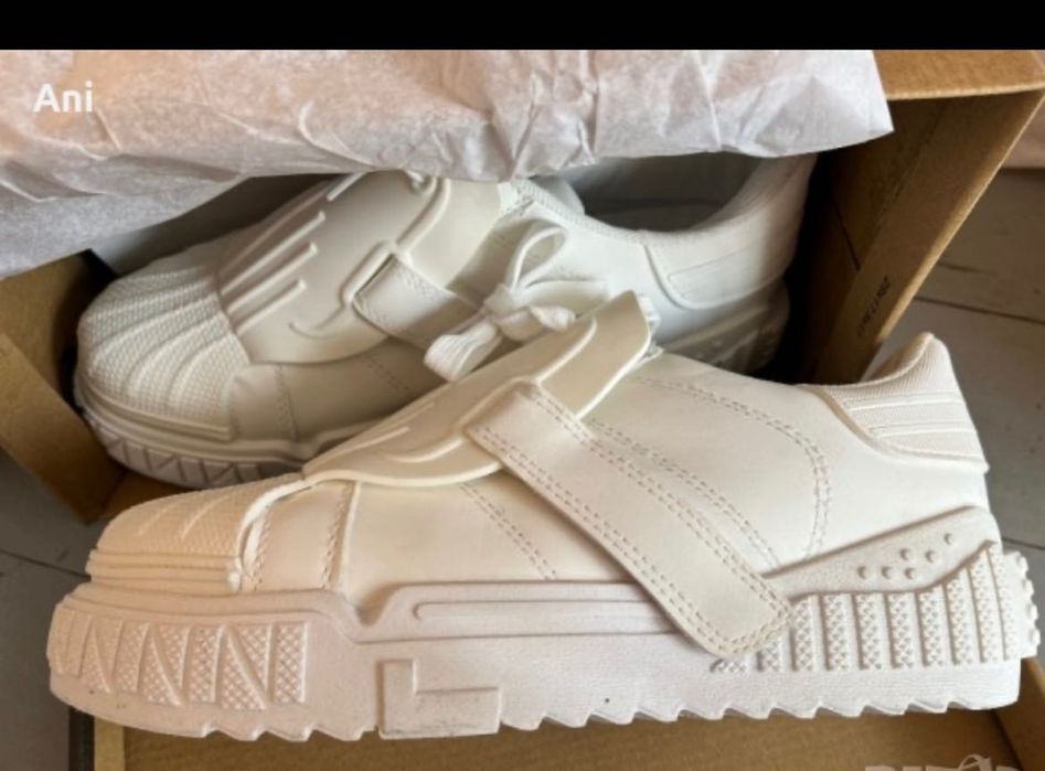 Нови обувки на едро