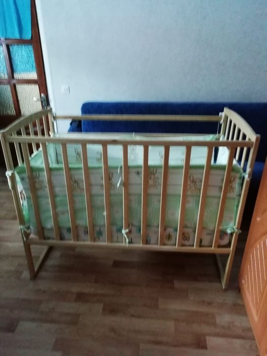 Кроватка детская.