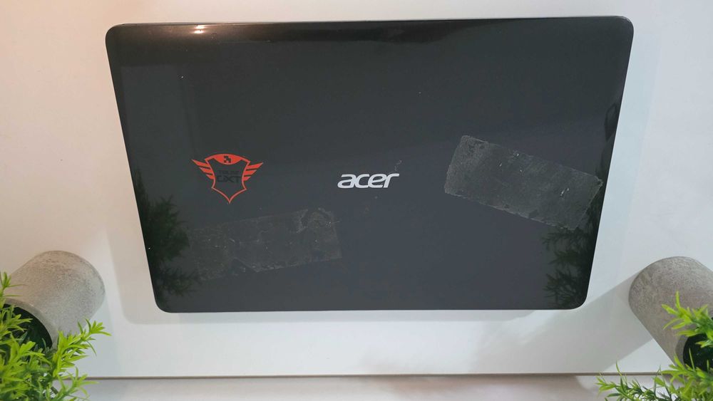 Laptop Acer E1-571G