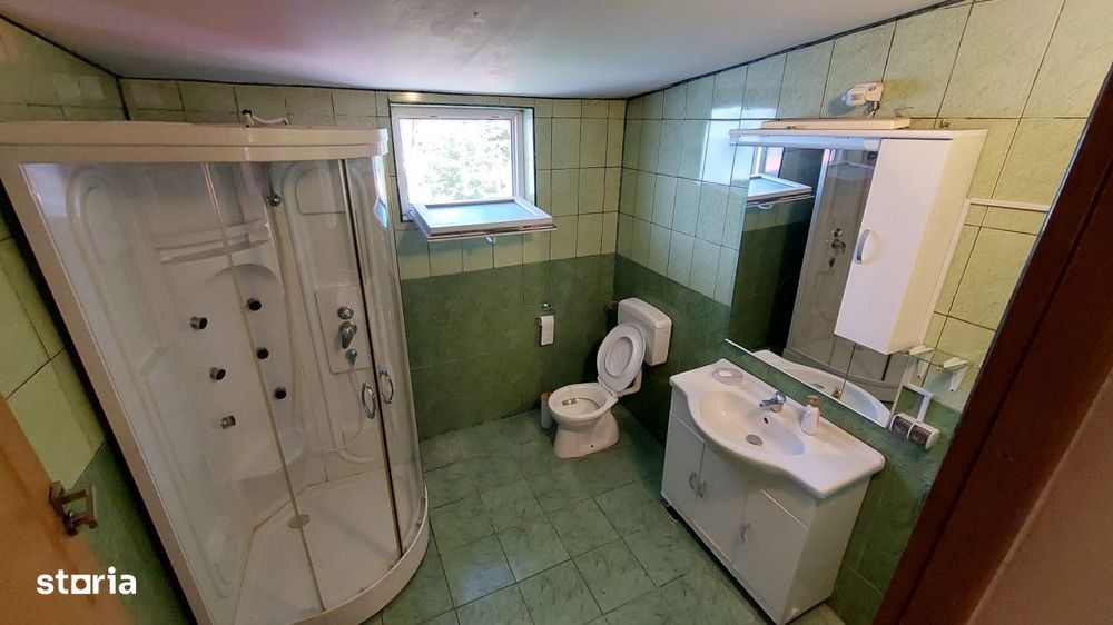 Casa cu 8 camere + 800mp teren Cisnadie zona Centrala
