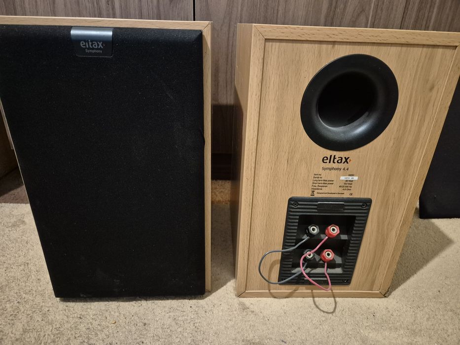 Sunt boxe de raft (bookshelf) mid-budget din anii 2000 (Dania), 2-way bass-reflex, 80 W RMS / 160 W peak,
