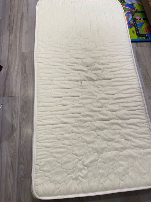 Отдам матрас 2 штки