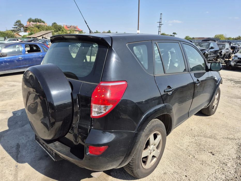 Dezmembram Toyota Rav4  4x4, an 2008, 2.2 Diesel 130KW