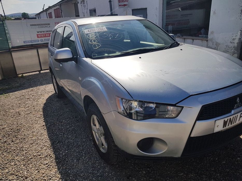 Far Dreapta Mitsubishi Outlander Facelift 2009 - 2012 SUV 5 Usi (561) Fara xenon