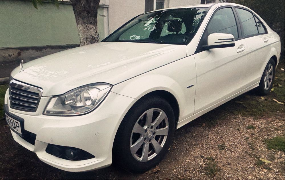 Mercedes-Benz C180 Manuala