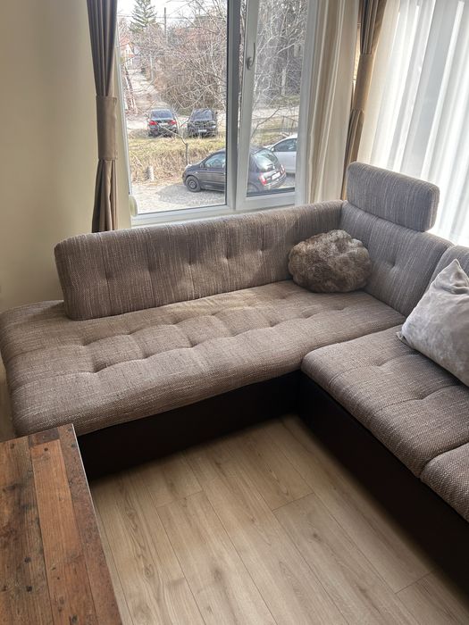 П-образен диван и холна маса