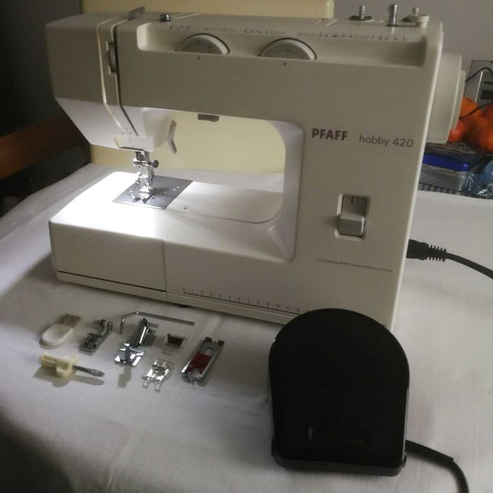 Продавам шевна машино PFAFF Hobby 420