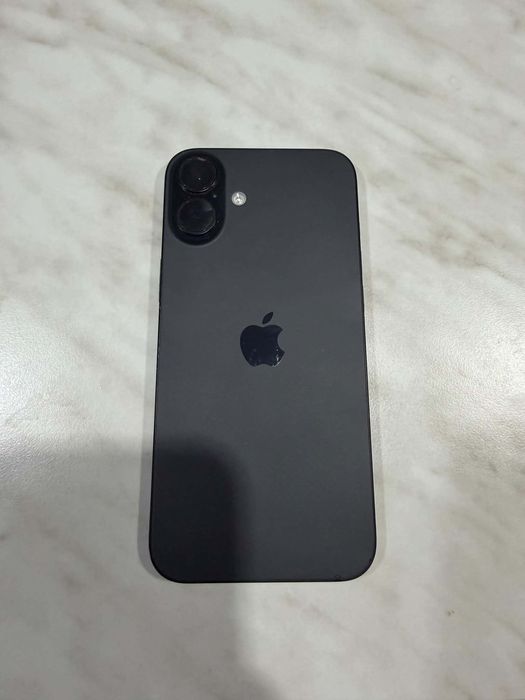 Продавам Iphone 16 plus