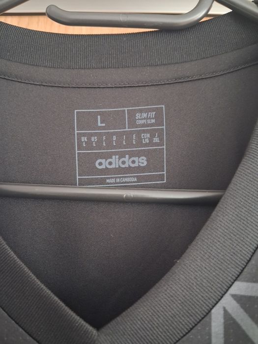 Черната фланелка ADIDAS на ПФК "Левски" 1914