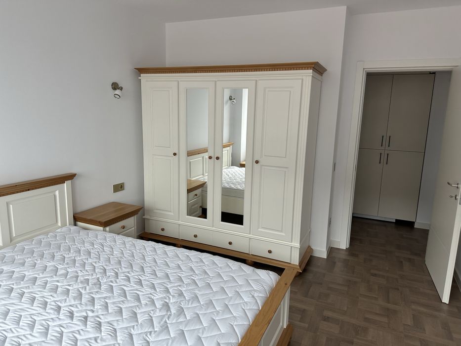 Vand apartament cu 3 camere NOU