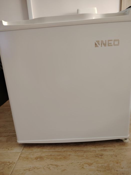 Продавам мини бар Neo