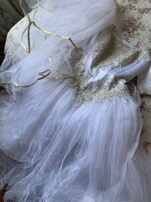 Свадебное платье