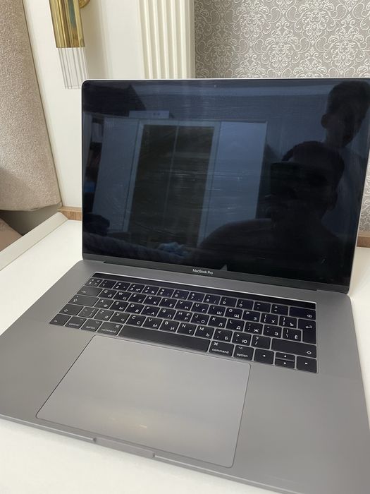 Macbook Pro 17 с чехлом