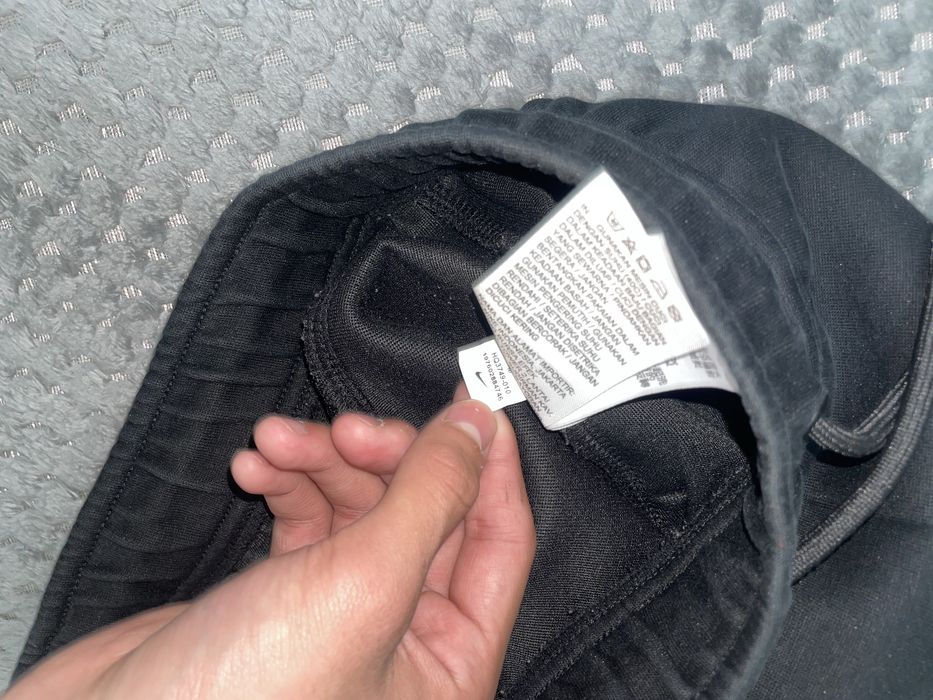 tech fleece syna world