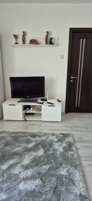 2 camere apartament foarte spațios,  aproape de One Cotroceni,  recent utilat si renovat,  AC,  mașina de spălat vase,  centrala termica,  600 euro