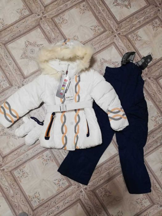 Зимний комбинезон девочке