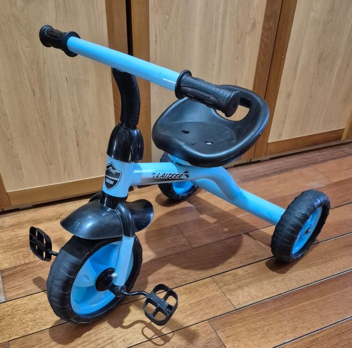 Трёхколёсный велосипед