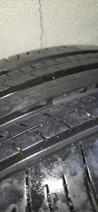 DUNLOP - Vând 2 anvelope VARĂ 225 / 60 / R18 SUV