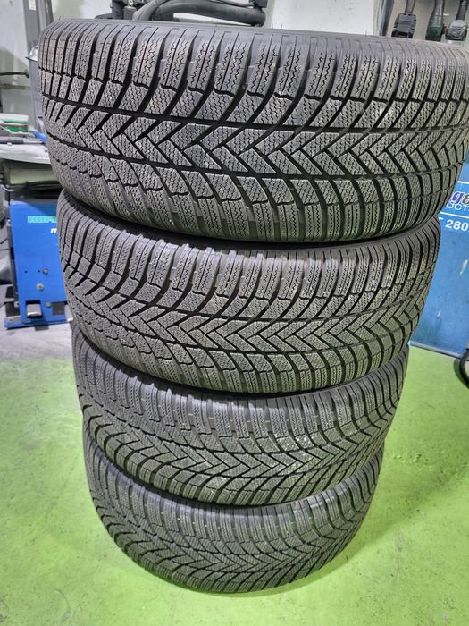 4 бр зимни 235/55/19 Bridgestone