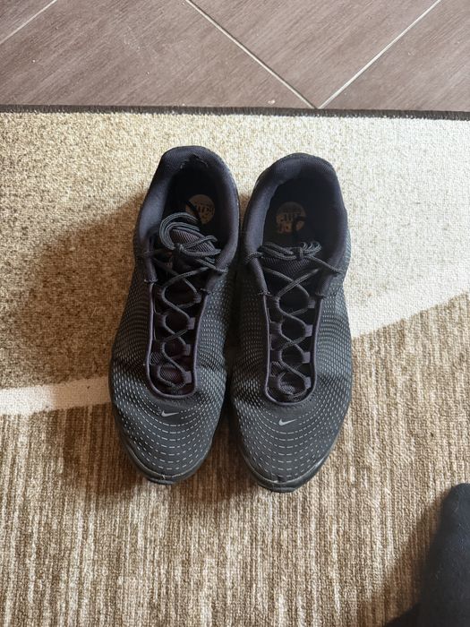 Продавам air max dn