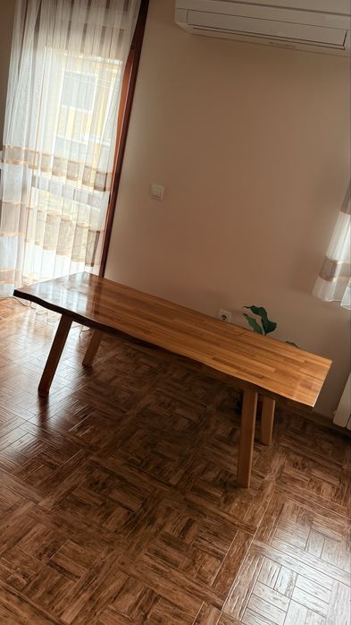 Масивна холна маса от дъб